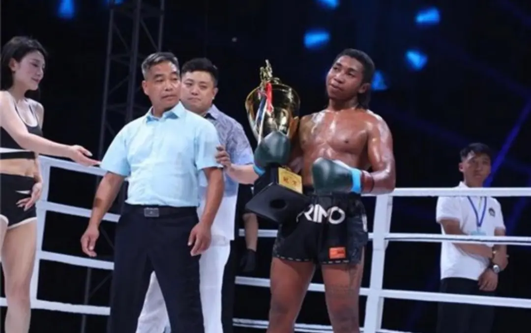 虎的经典对, 因伤需要手, 昆仑决世界 虎的经典对, 因伤需要手, 昆仑决世界